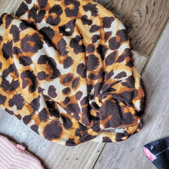 Baby Girl 4pc NWOT Hat Bundle Size 0-6m - Picture 2 of 11